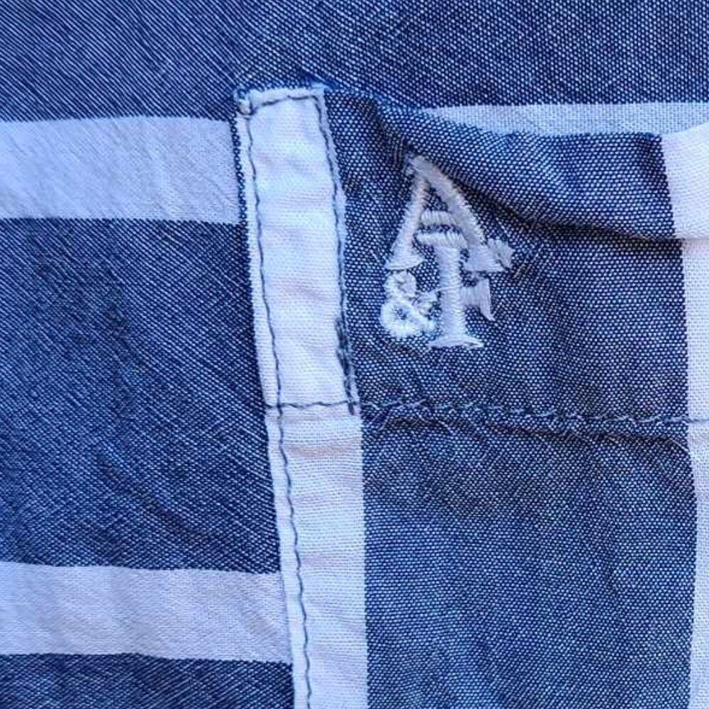 Abercrombie & Fitch Blue White Stripe Button Down Blouse Size Medium - Picture 5 of 10